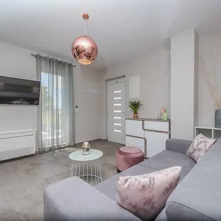 Apartment Franica *