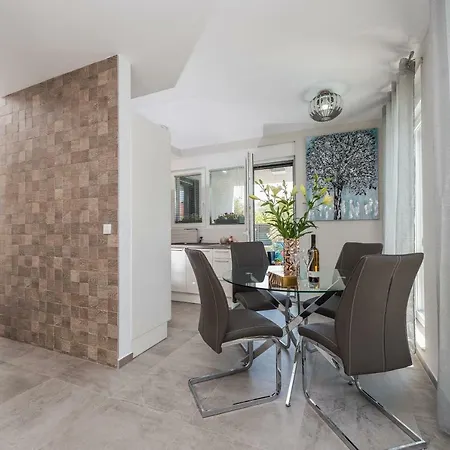 Apartment Franica *