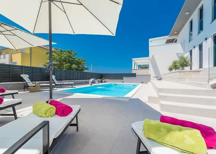 Franica شقة زادار